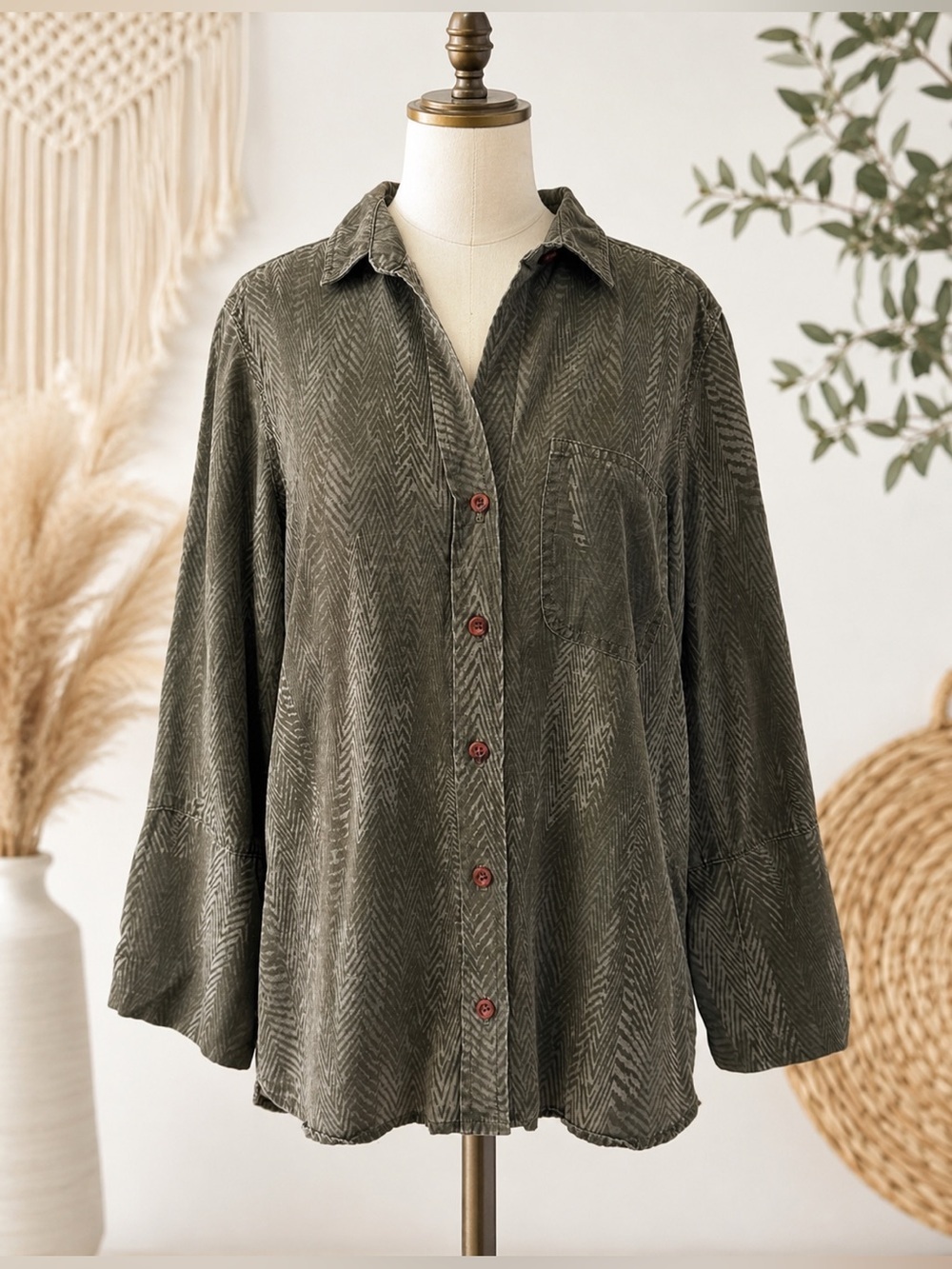 Cloth & Stone Olive Print Button Down Blouse Size S Tencel Lyocell Relaxed Fit